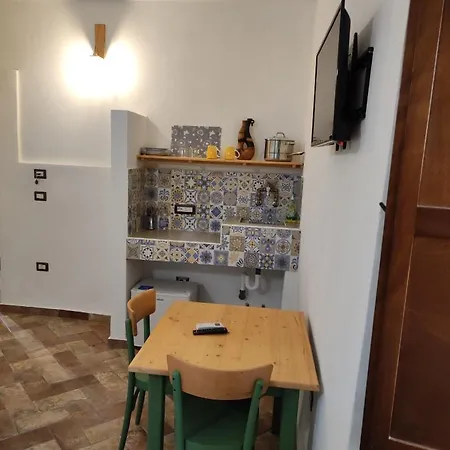 Le Stanze Dello Spassetto Strongoli